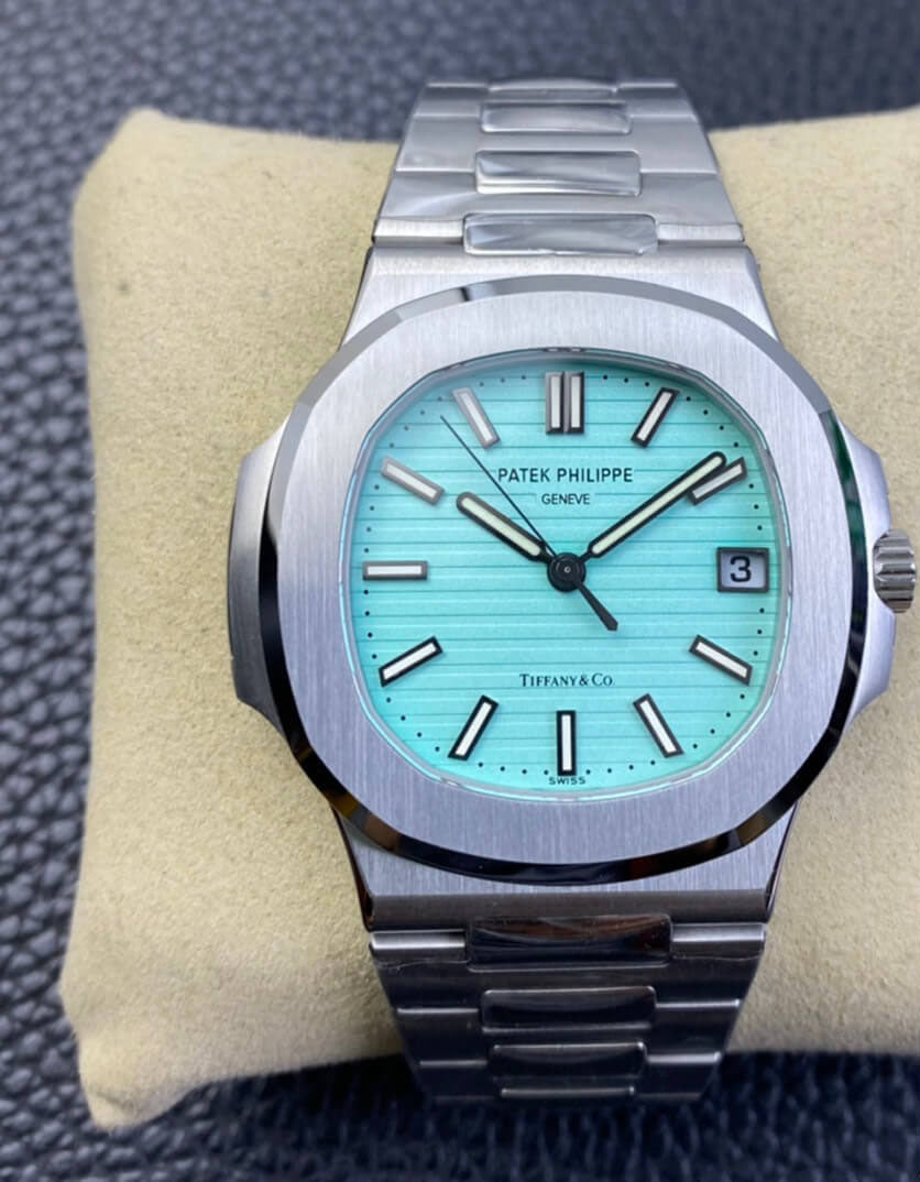 MONTRE HOMME PATEK NAUTILUS TIFFANY