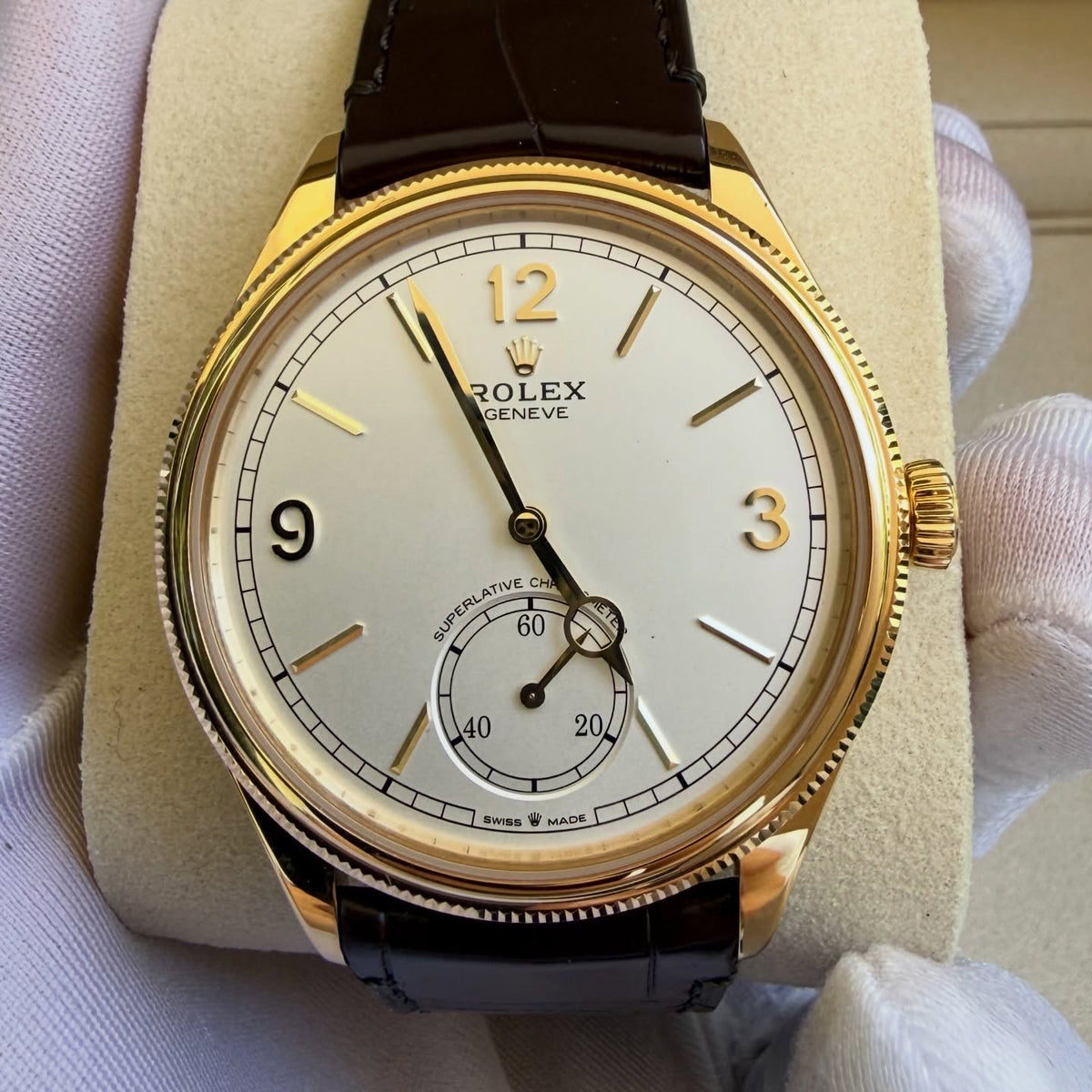 ROLEX PERPETUEL 1908 39 MM DORÉ  CUIRE MARRON FOND BLANC