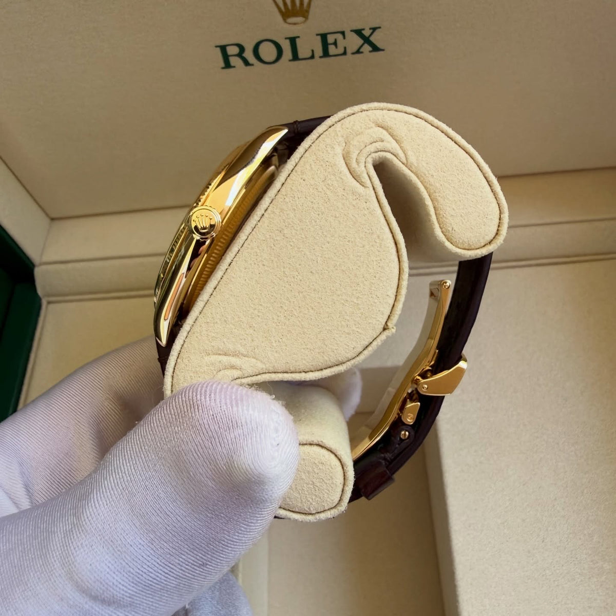 ROLEX PERPETUEL 1908 39 MM DORÉ  CUIRE MARRON FOND BLANC