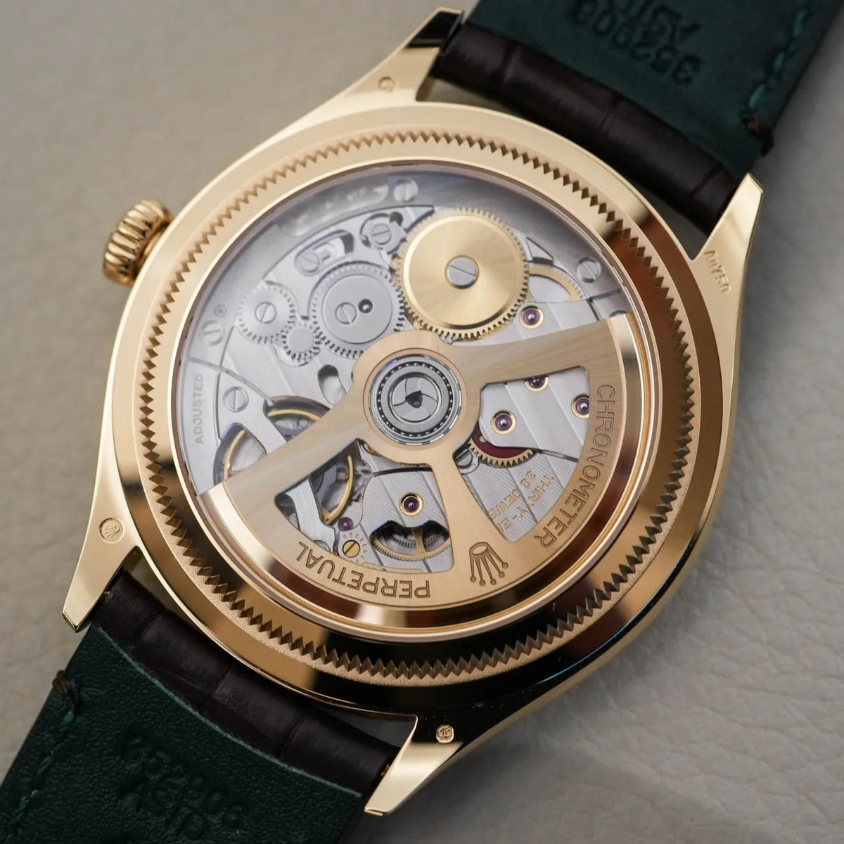 ROLEX PERPETUEL 1908 39 MM DORÉ  CUIRE MARRON FOND BLANC