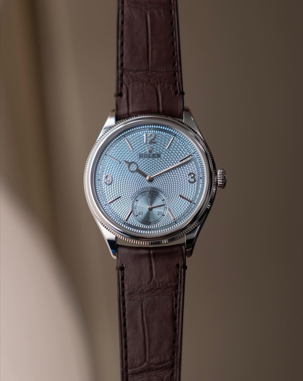ROLEX PERPETUEL 1908 39 MM CUIRE MARRON FOND BLEU