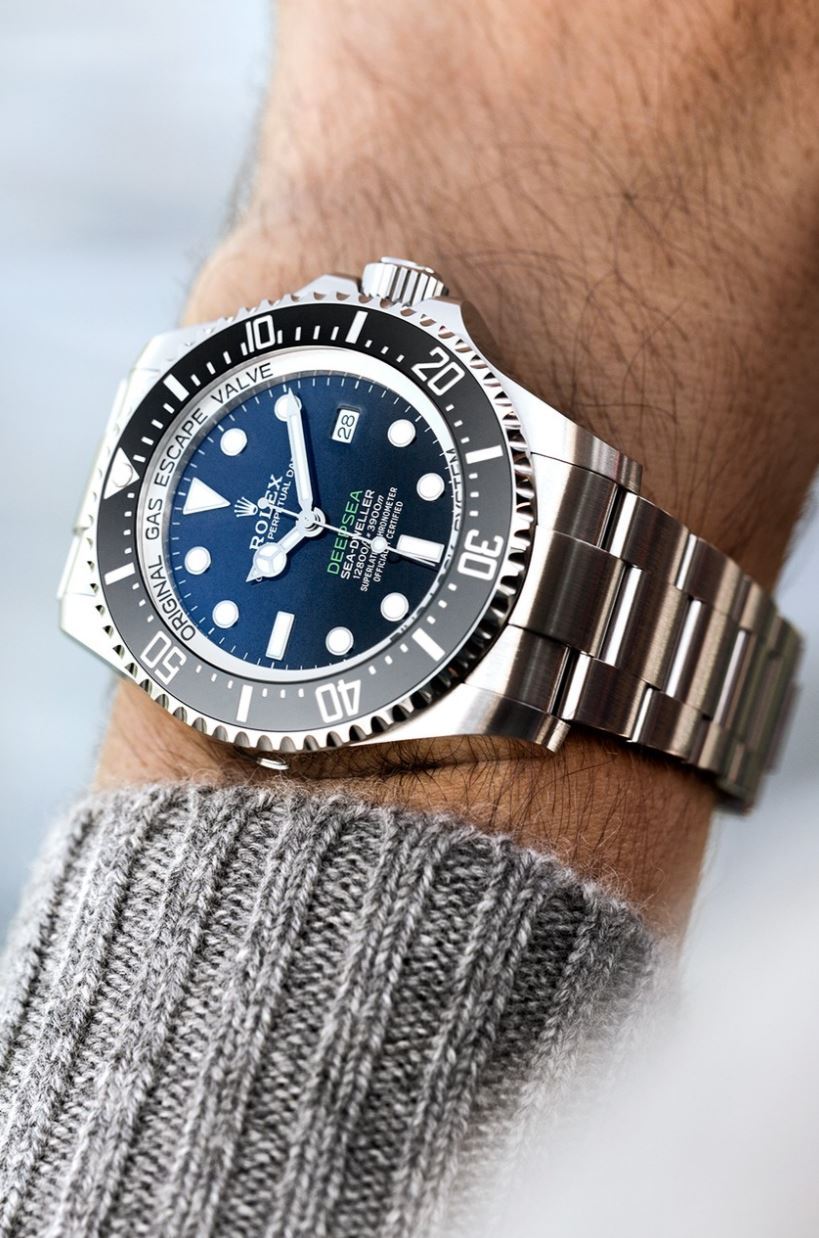 SEA DWELLER DEEPSEA CADRAN BLEU 126660 POUR HOMME