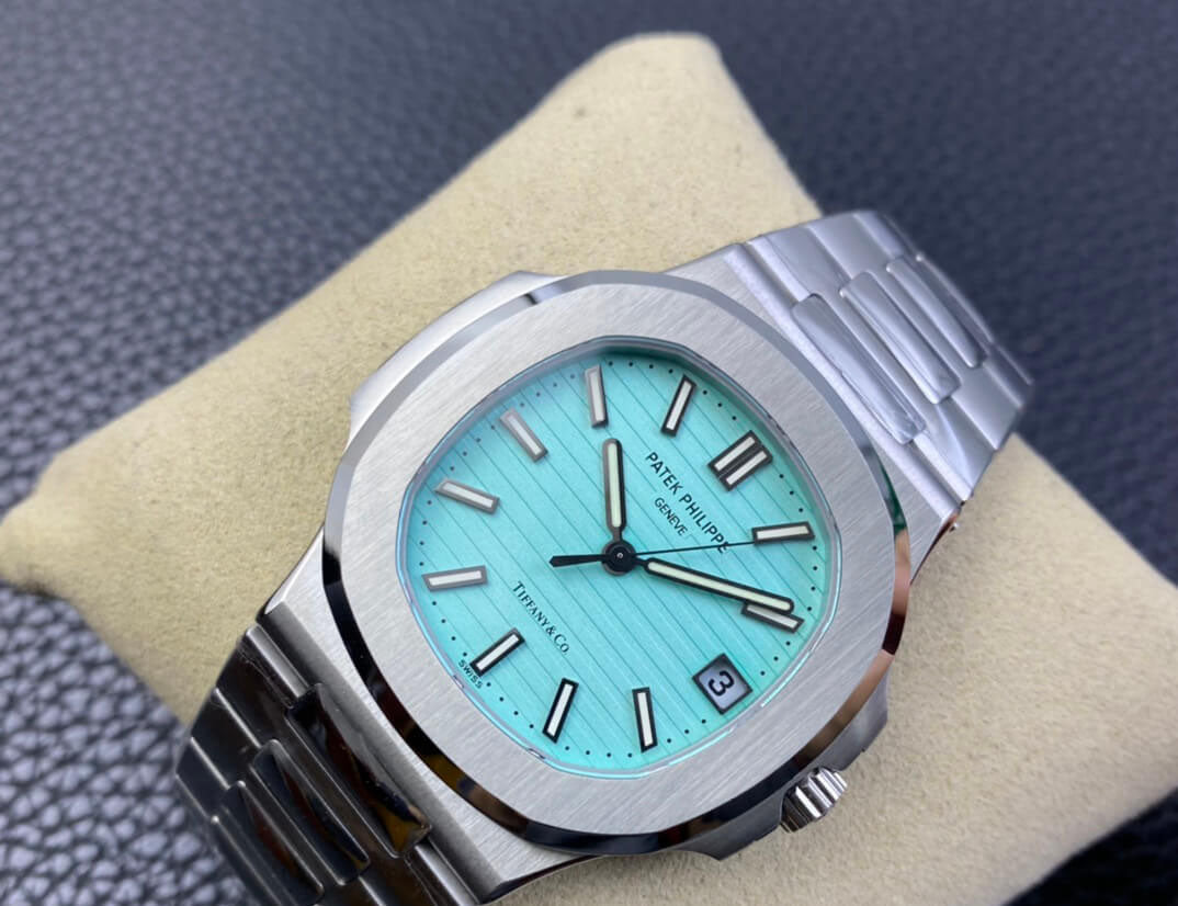 MONTRE HOMME PATEK NAUTILUS TIFFANY